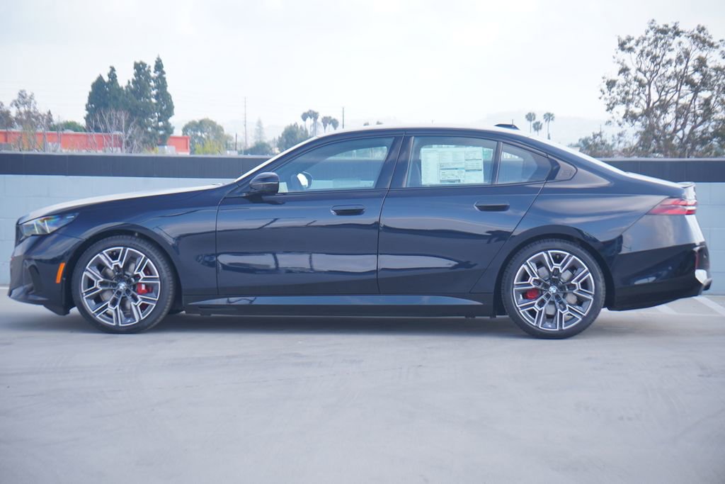 New 2026 BMW i5 eDrive40 w/ M Sport Package RWD image 4