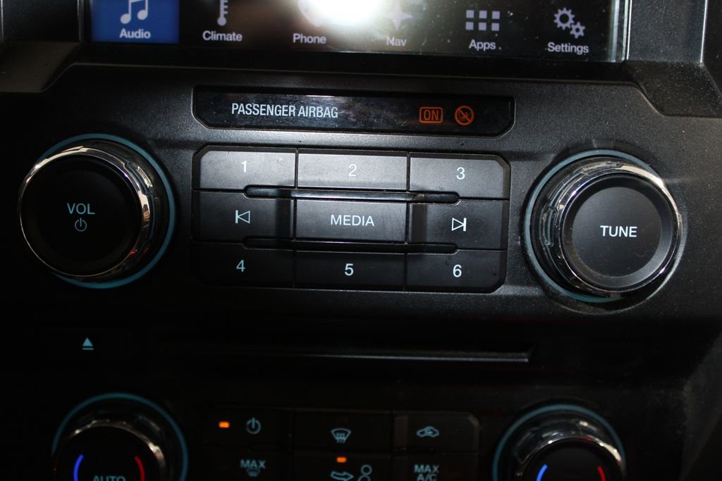 Used 2016 Ford F150 Lariat image 34