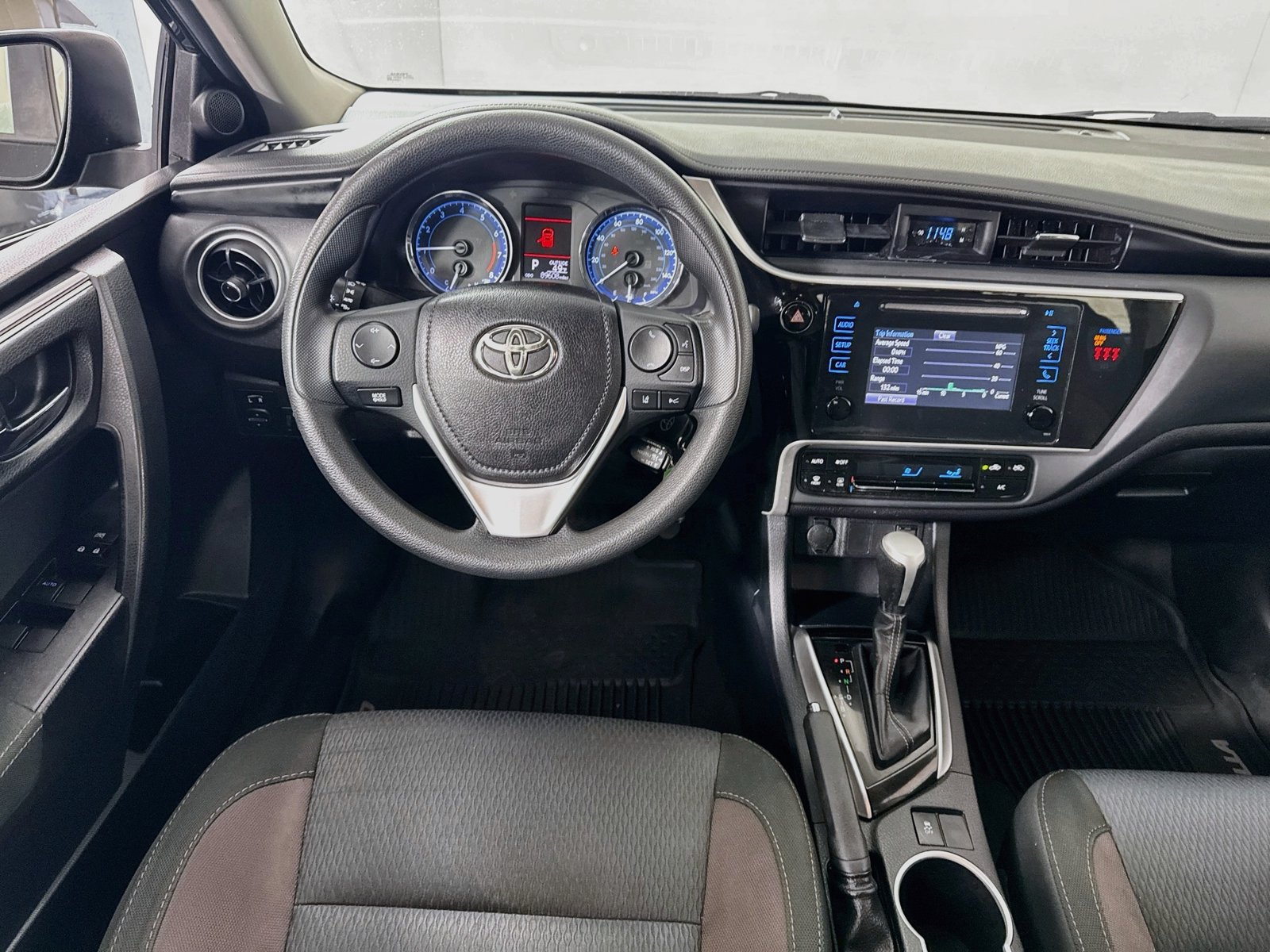 Used 2018 Toyota Corolla LE FWD image 17