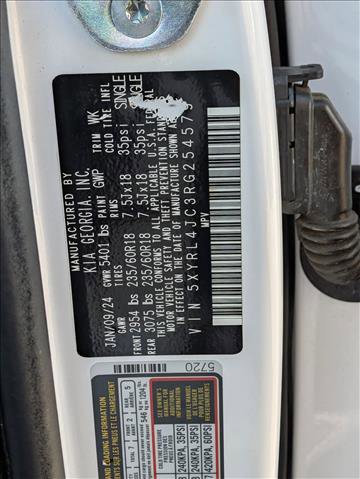 Used 2024 Kia Sorento S image 16