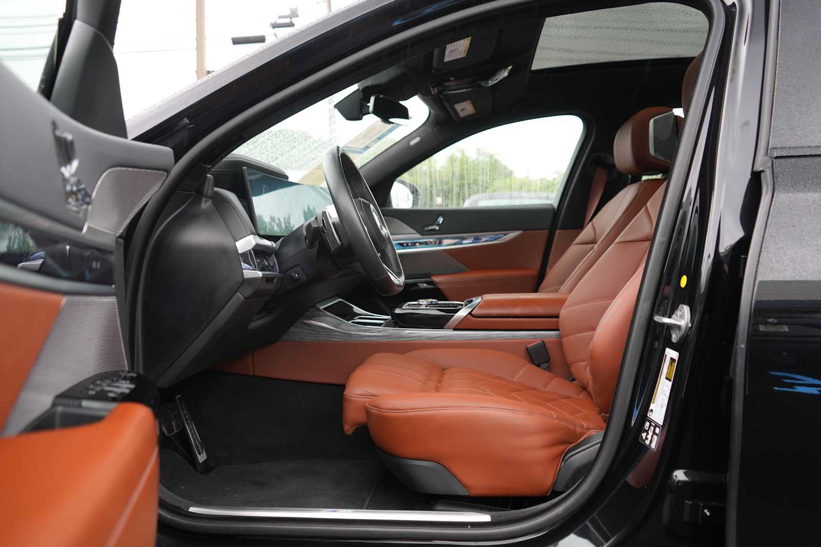 Used 2024 BMW 760i xDrive w/ Executive Package AWD/4WD image 15