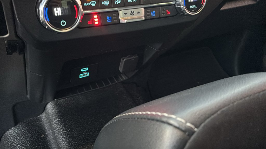 Used 2022 Ford F350 Lariat AWD/4WD image 20