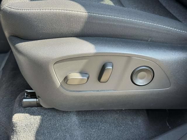 Used 2024 Chevrolet Traverse LT w/ Trailering Package FWD image 12
