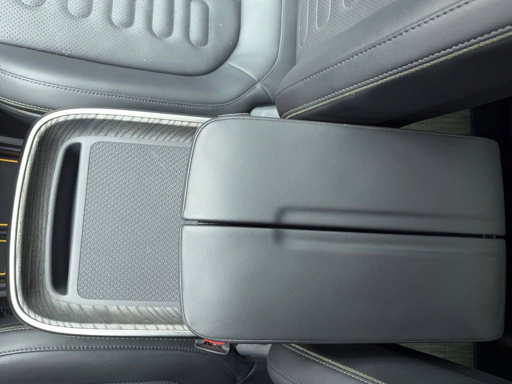 Used 2022 Rivian R1T Adventure image 38