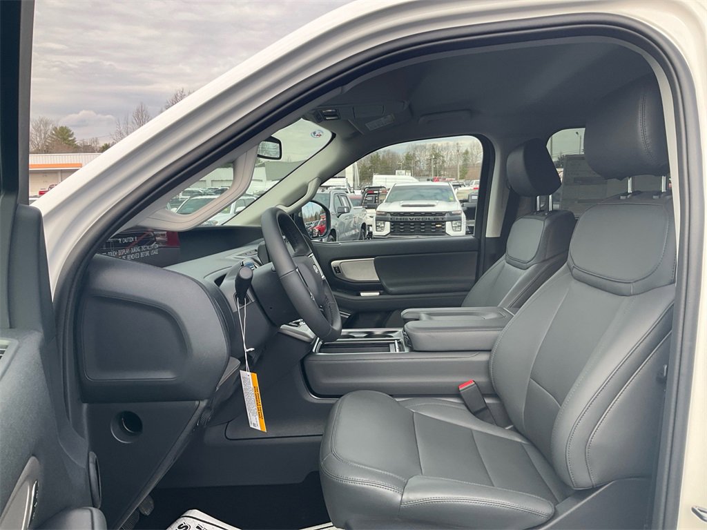 New 2026 Ford Expedition Active image 16