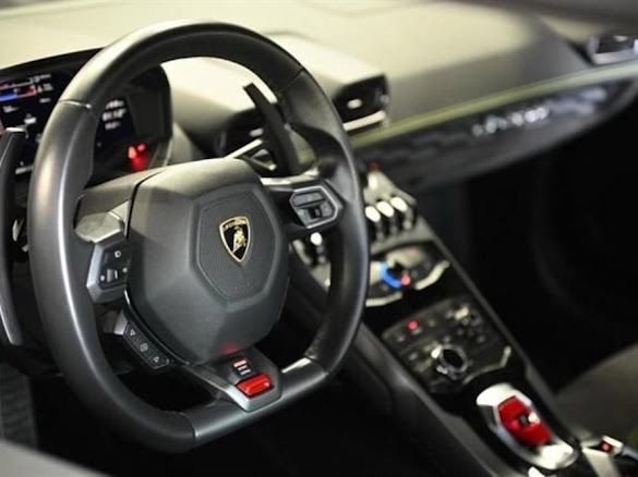 Used 2017 Lamborghini Huracan LP 580-2 RWD image 8