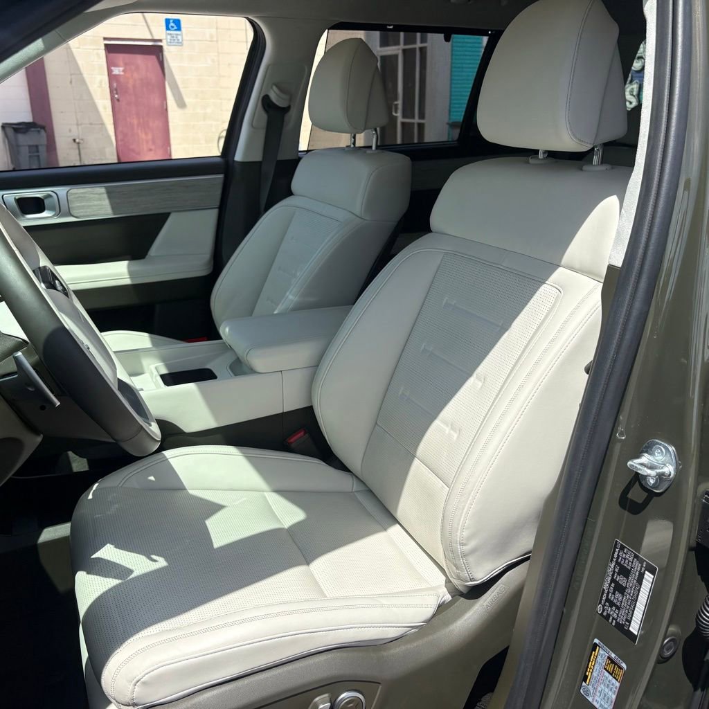 Used 2025 Hyundai Santa Fe Calligraphy image 9