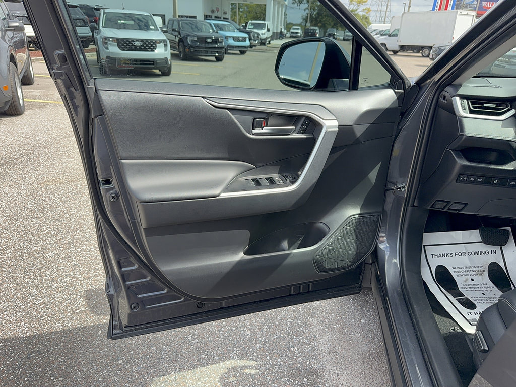 Used 2025 Toyota RAV4 XLE Premium w/ Weather Package FWD image 8