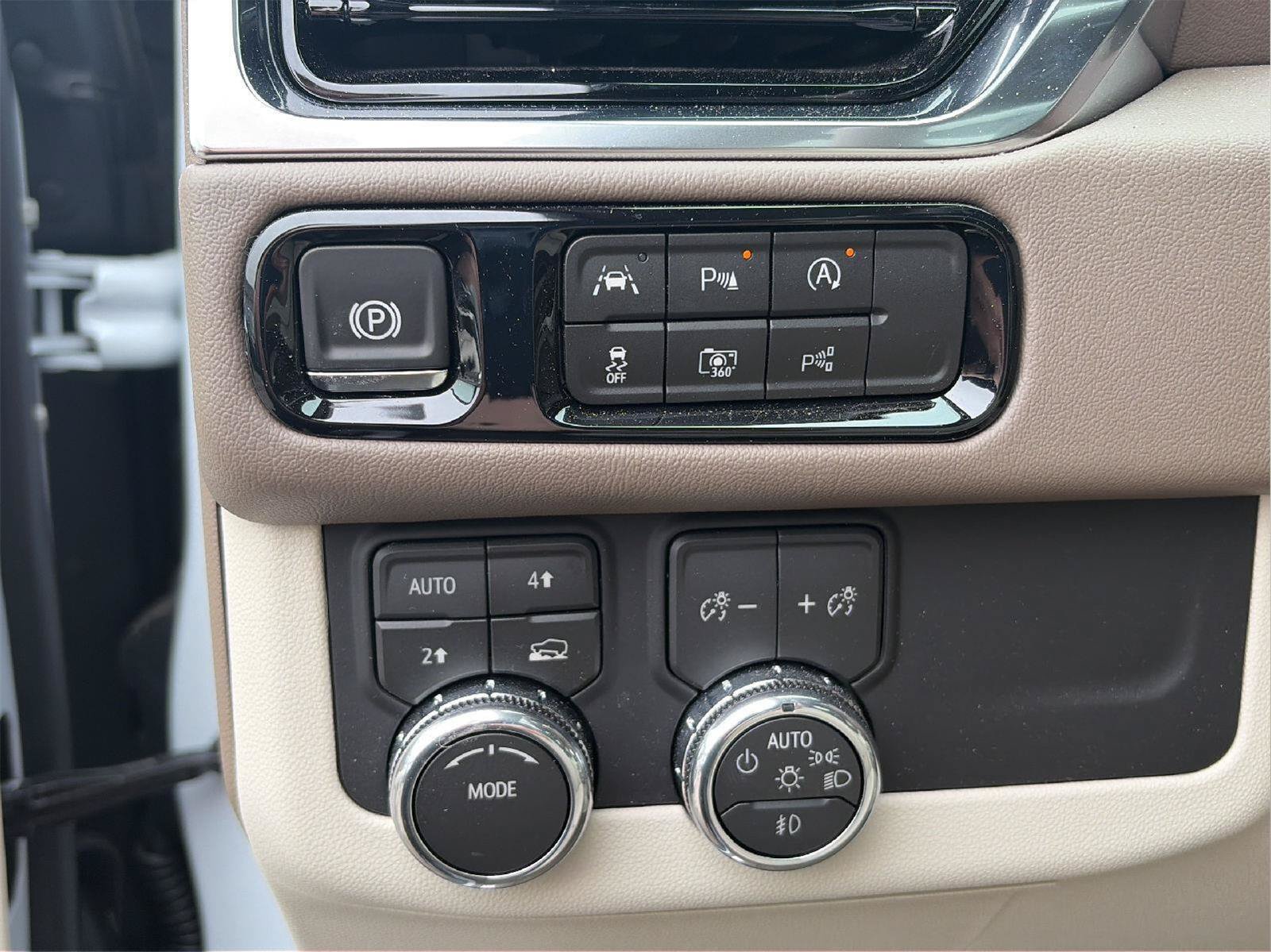 Certified 2026 GMC Yukon Denali w/ Sun & Power Step Package AWD/4WD image 27