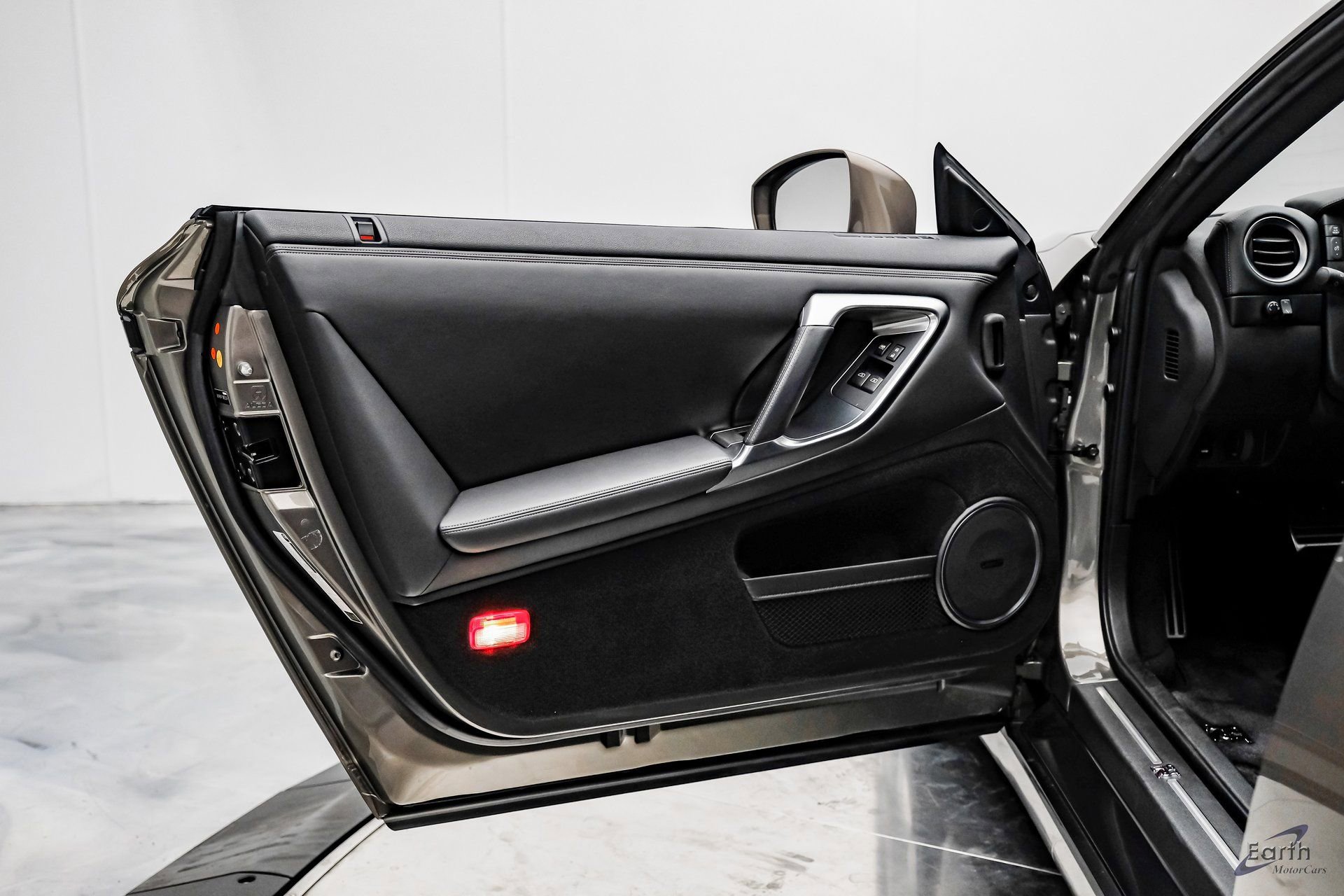 Used 2009 Nissan GT-R Premium image 88