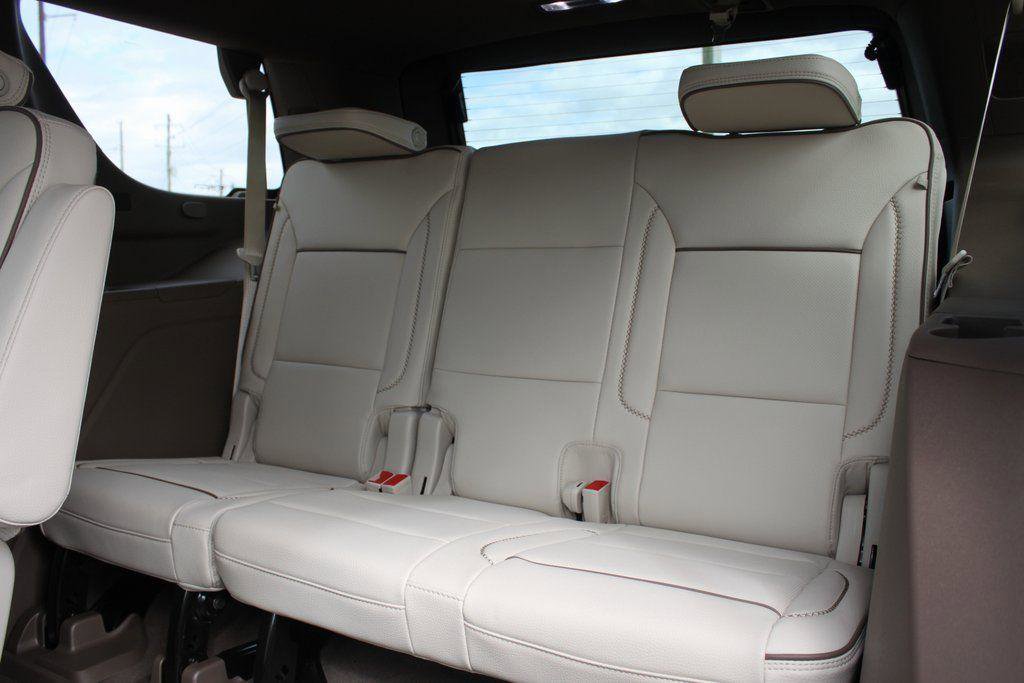 New 2026 GMC Yukon Denali w/ Denali Reserve Package image 6