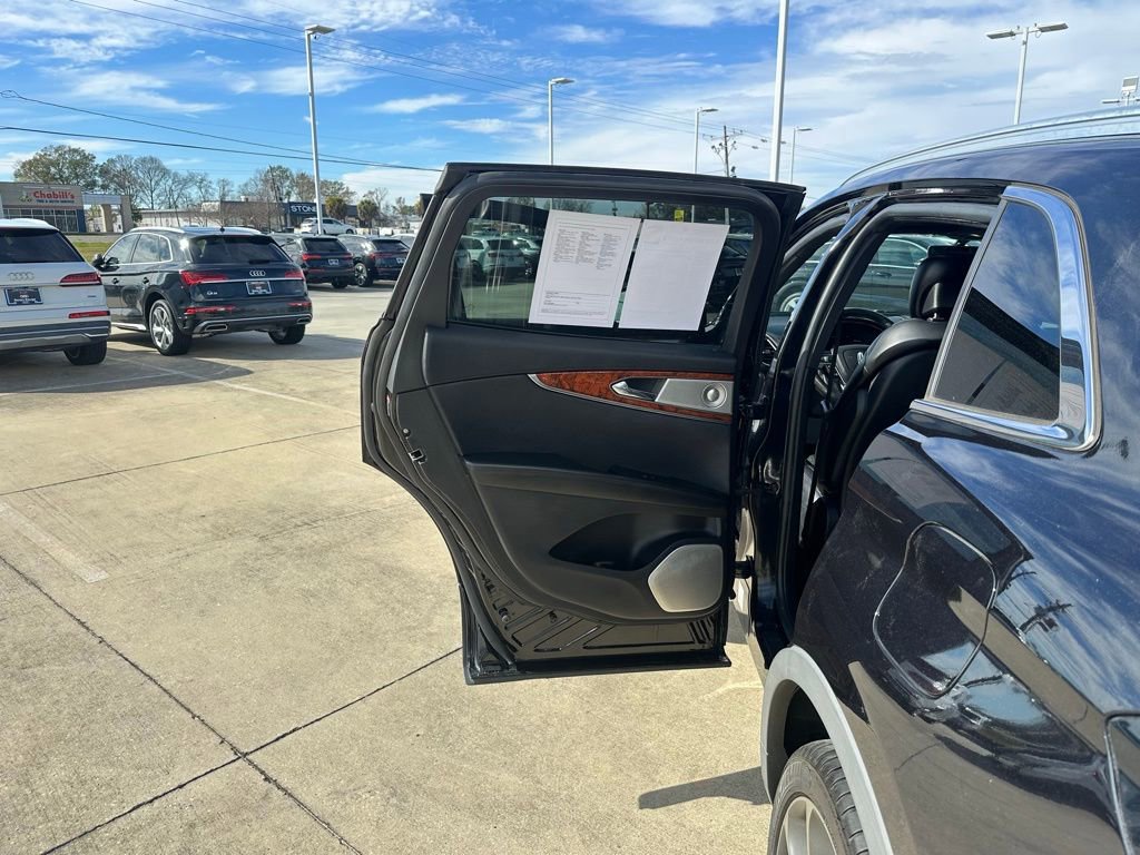 Used 2020 Lincoln Nautilus Reserve w/ Equipment Group 202A image 12