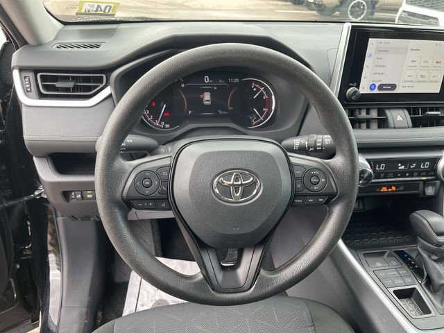 Used 2025 Toyota RAV4 XLE AWD/4WD image 15
