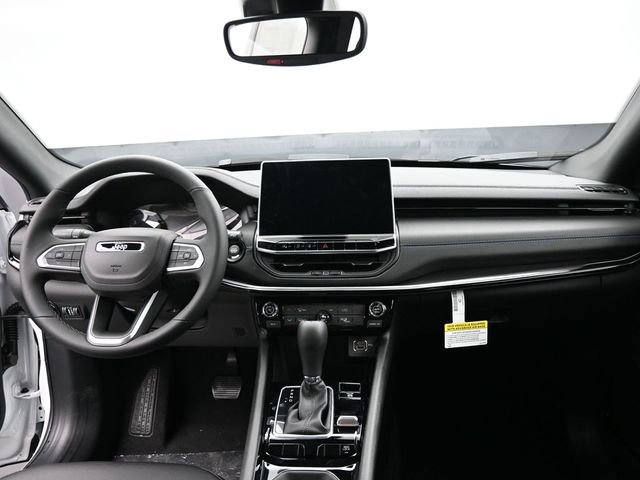 New 2026 Jeep Compass Latitude image 22