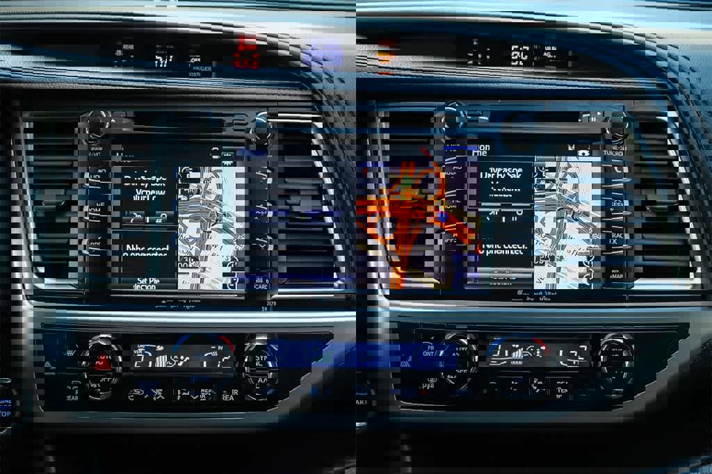 Used 2017 Toyota Highlander SE image 13