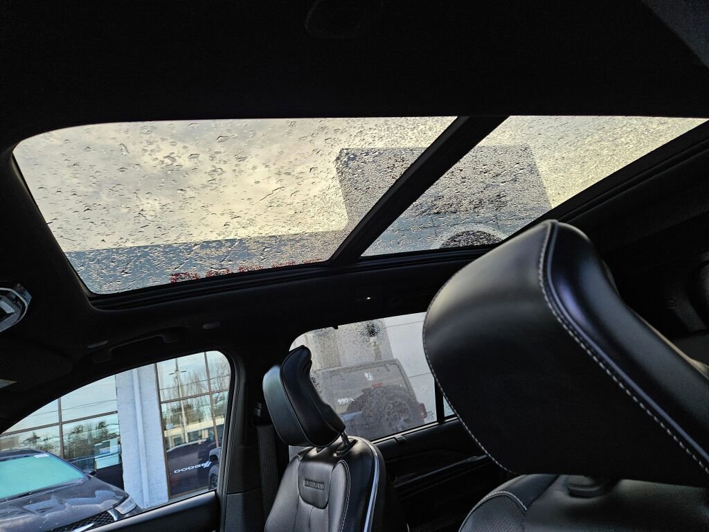 Used 2023 Jeep Grand Cherokee Overland w/ Luxury Tech Group IV image 24