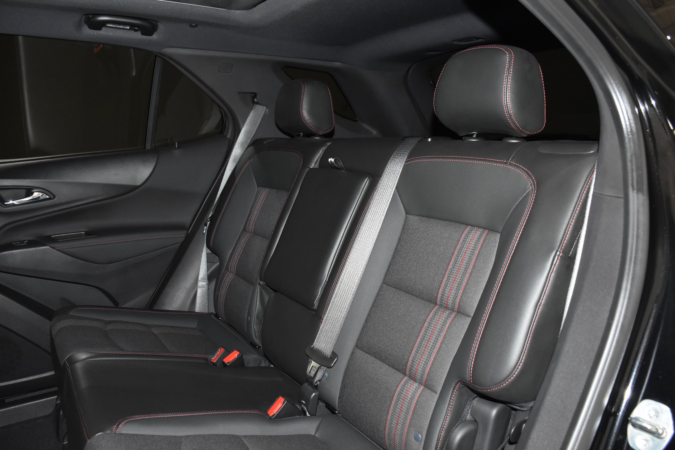 Used 2023 Chevrolet Equinox RS FWD image 29