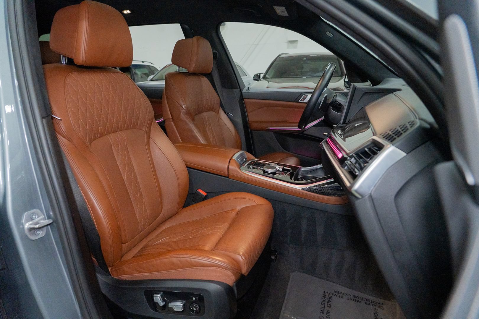 Used 2023 BMW X7 M60i AWD/4WD image 52