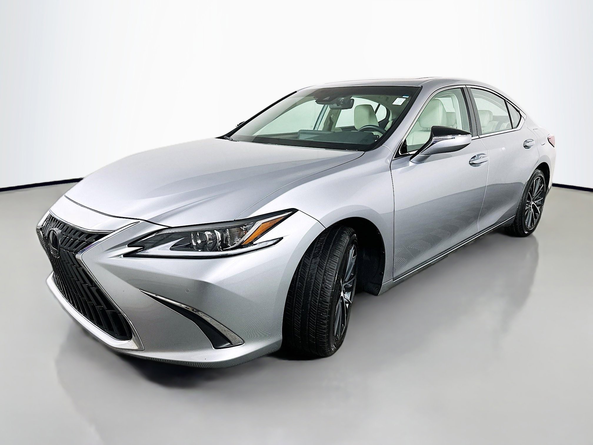 Certified 2025 Lexus ES 350 w/ Premium Package image 3