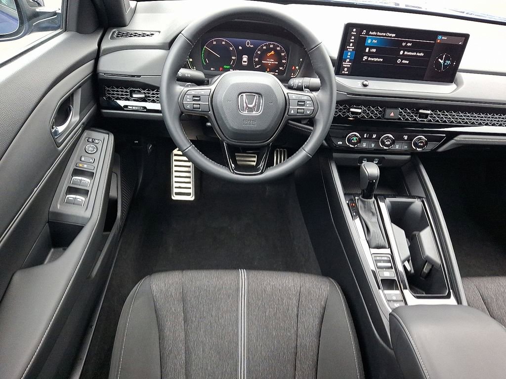 Used 2023 Honda Accord Sport image 2