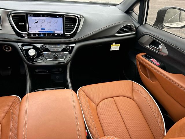 New 2026 Chrysler Pacifica Pinnacle FWD image 15