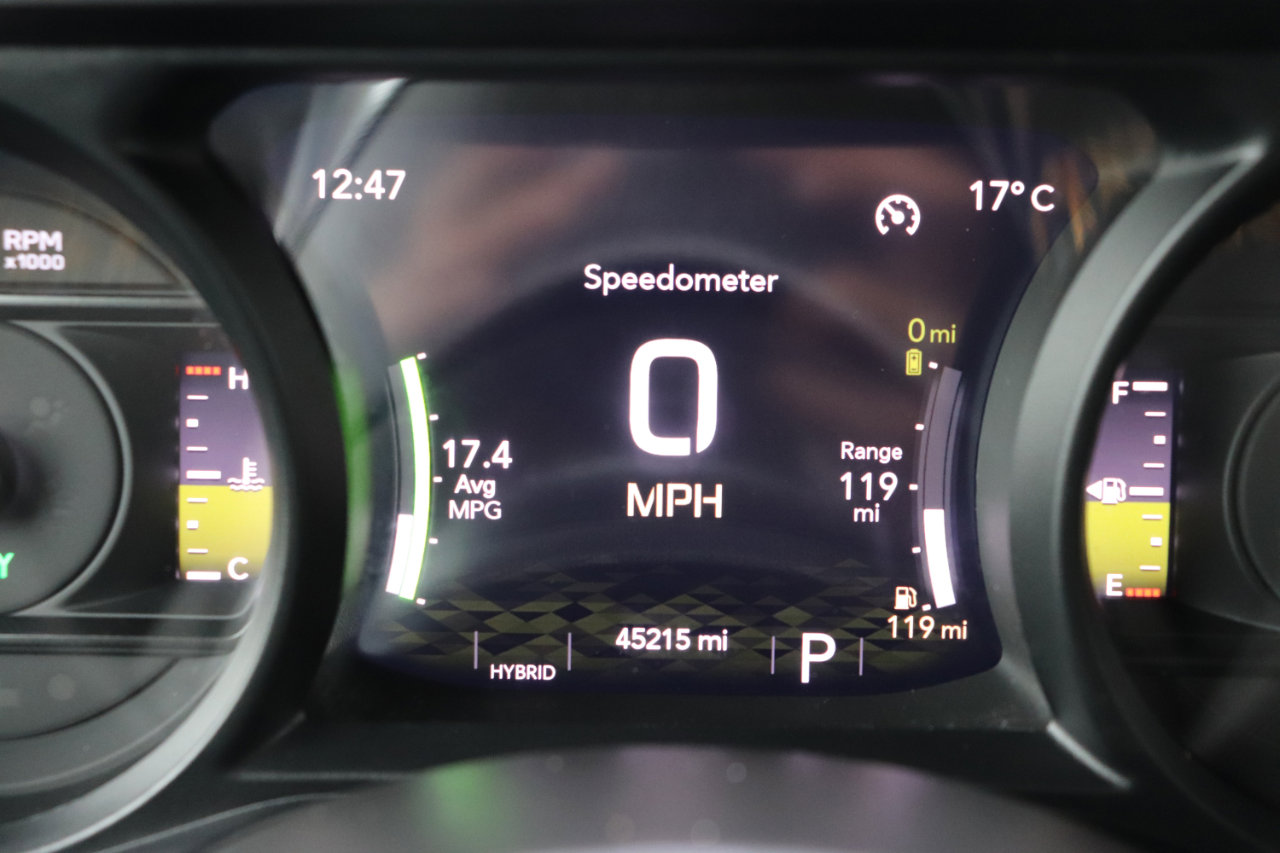 Used 2024 Jeep Wrangler Sahara image 25