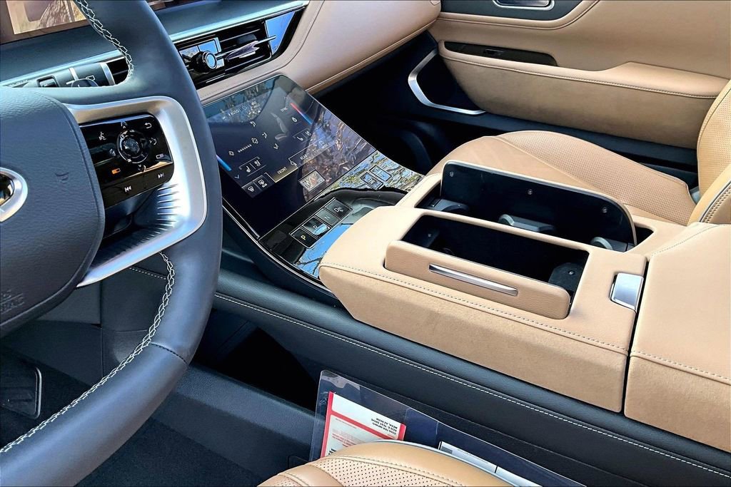 Used 2025 INFINITI QX80 Luxe image 15