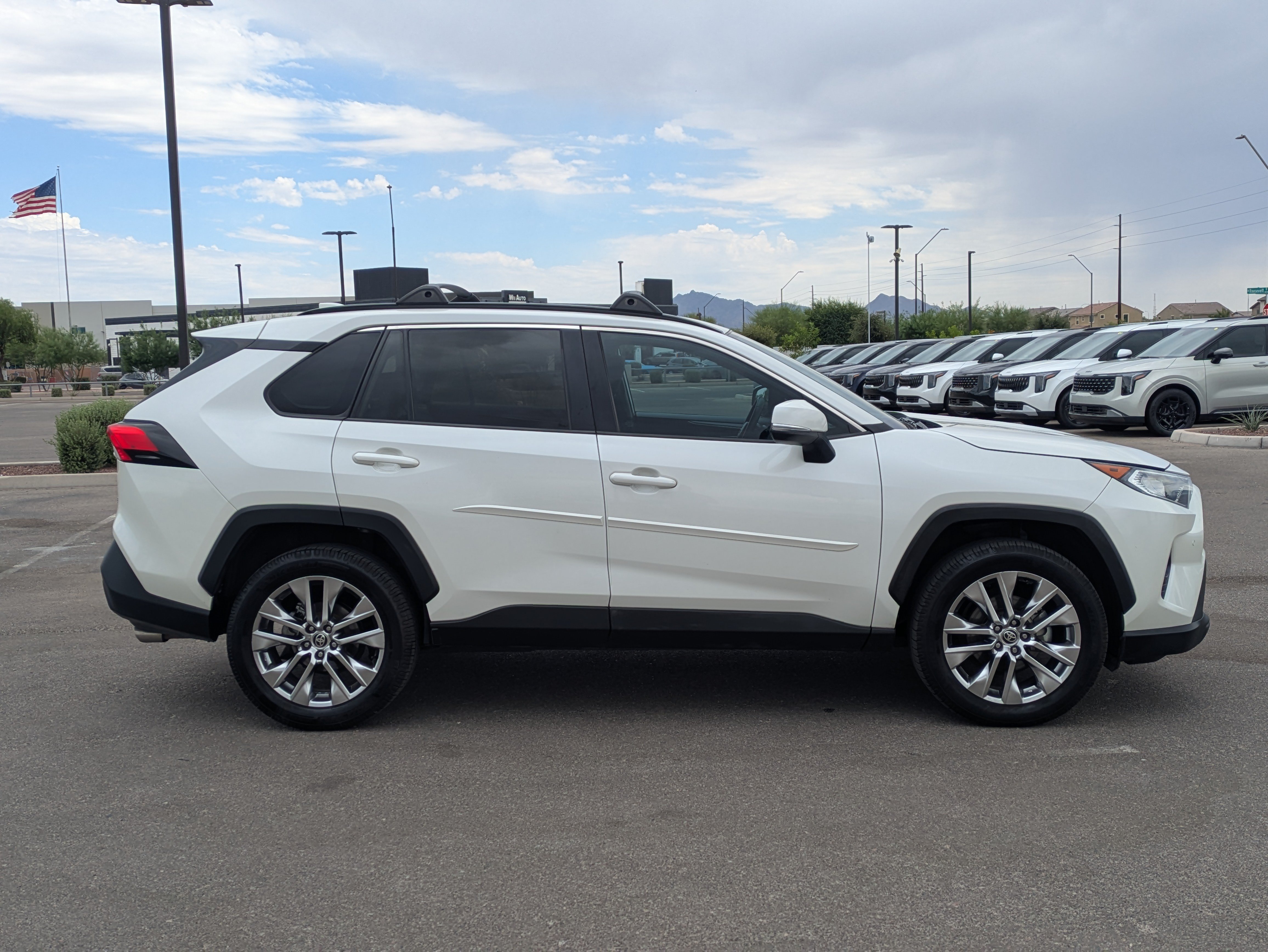 Used 2021 Toyota RAV4 XLE Premium FWD image 6