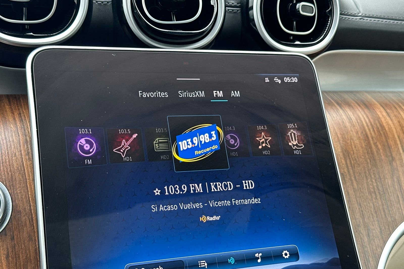 Used 2024 Mercedes-Benz GLC 300 image 21