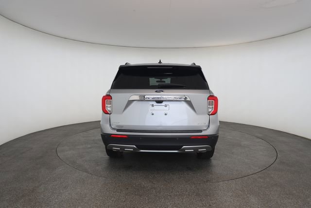 Used 2024 Ford Explorer XLT w/ Equipment Group 202A AWD/4WD image 15