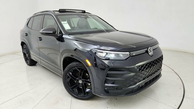 Used 2025 Volkswagen Tiguan SE R-Line