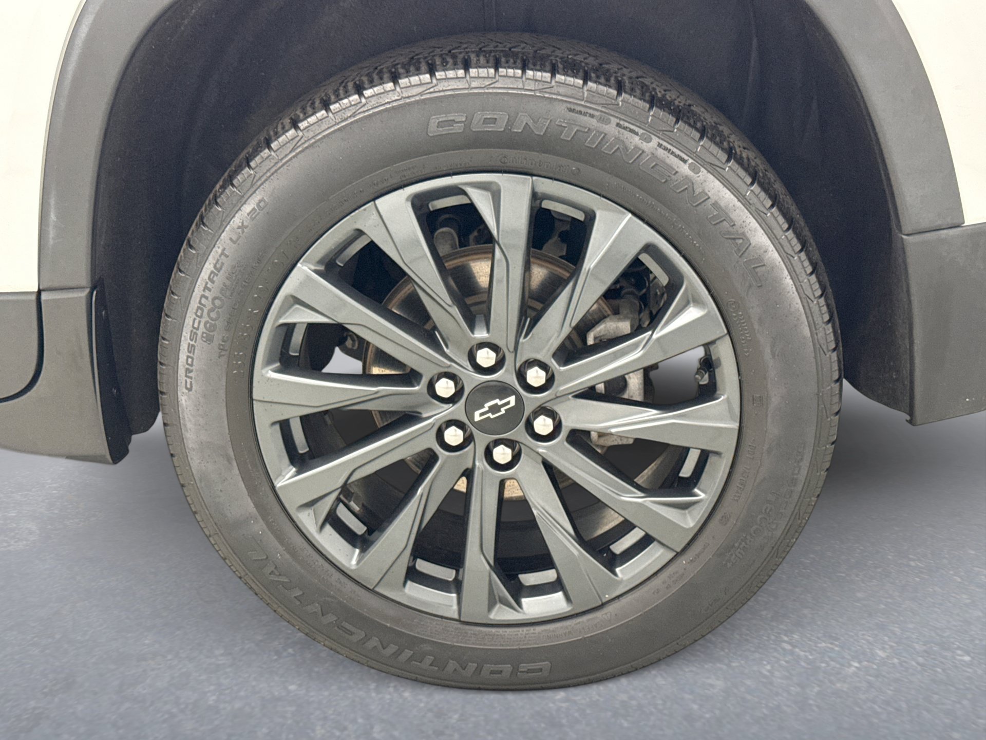 Used 2023 Chevrolet Traverse RS w/ LPO, Floor Liner Package AWD/4WD image 29