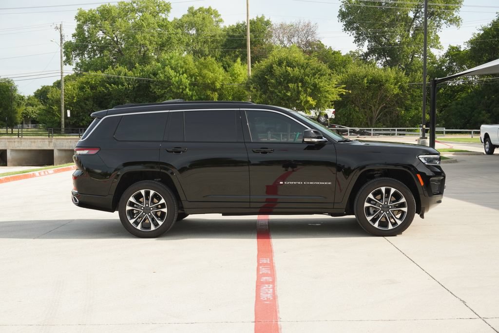 Used 2024 Jeep Grand Cherokee L Overland AWD/4WD image 6