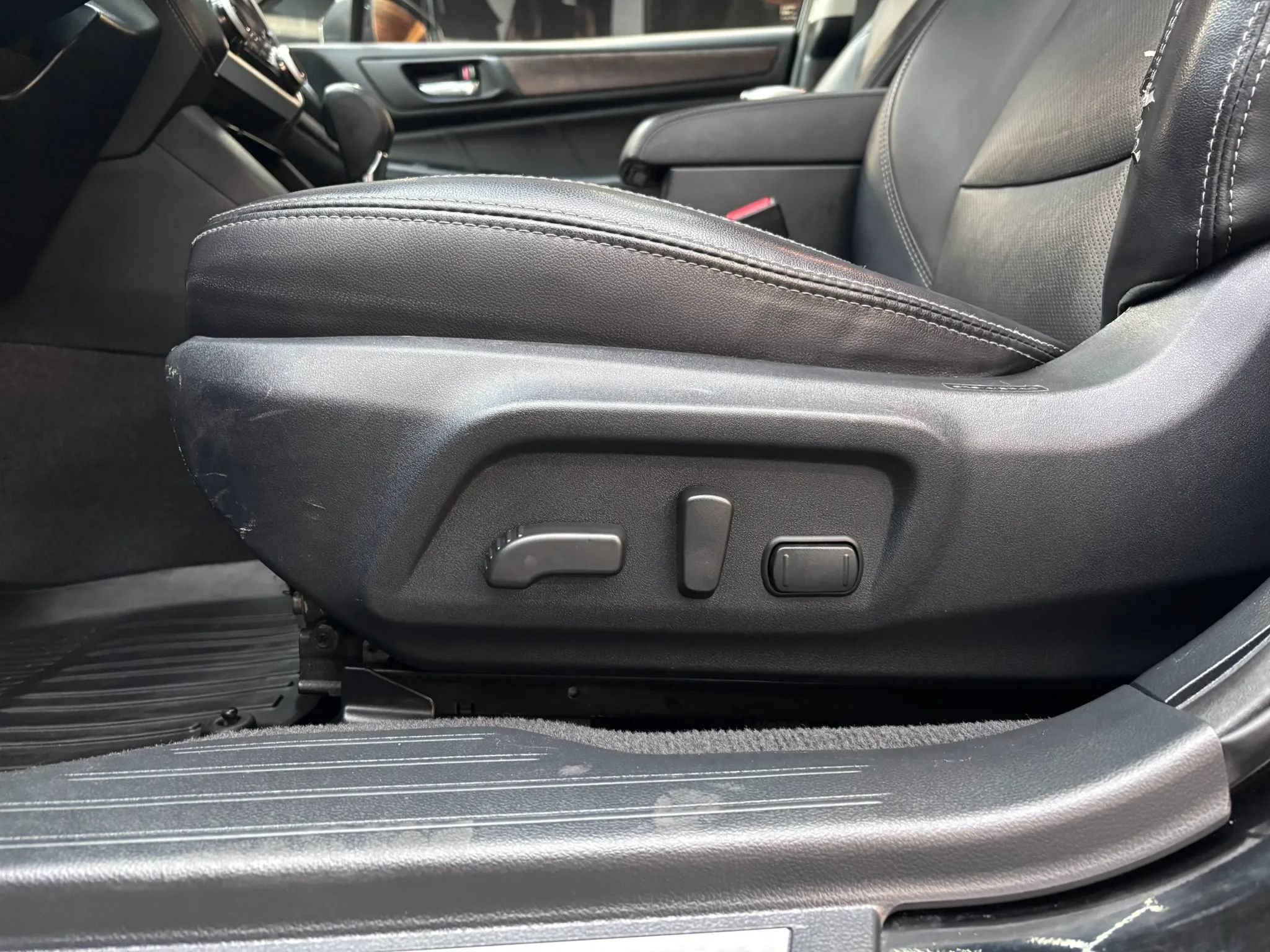 Used 2018 Subaru Outback 2.5i Limited AWD/4WD image 10