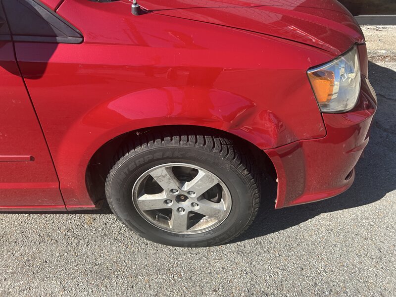 Used 2012 Dodge Grand Caravan SXT FWD image 26