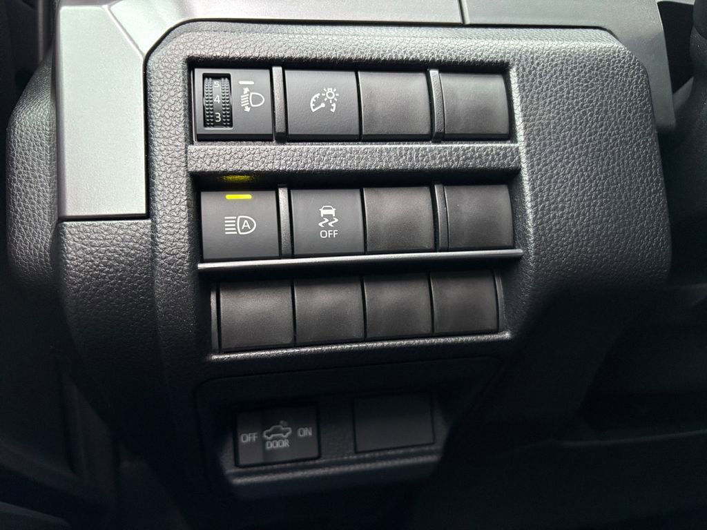 Used 2025 Toyota Tacoma SR5 image 3