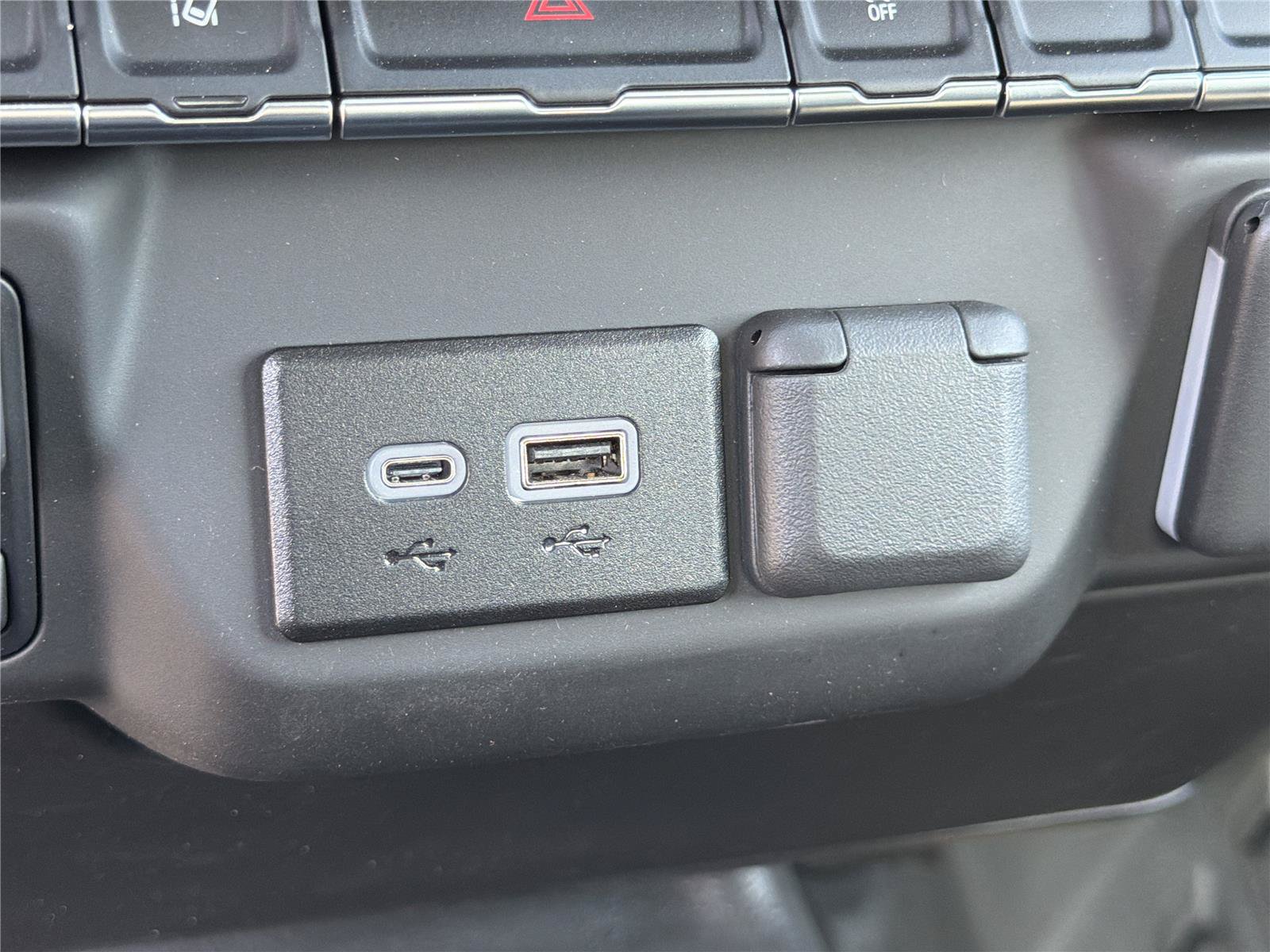 New 2025 GMC Sierra 2500 Pro w/ Convenience Package RWD image 28