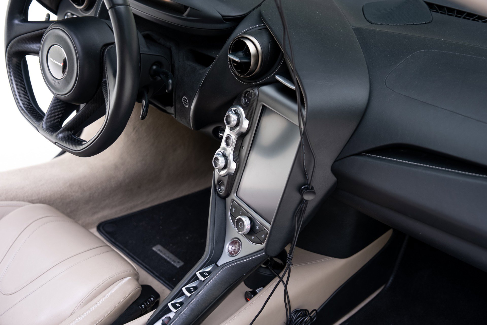 Used 2018 McLaren 720S Luxury image 35