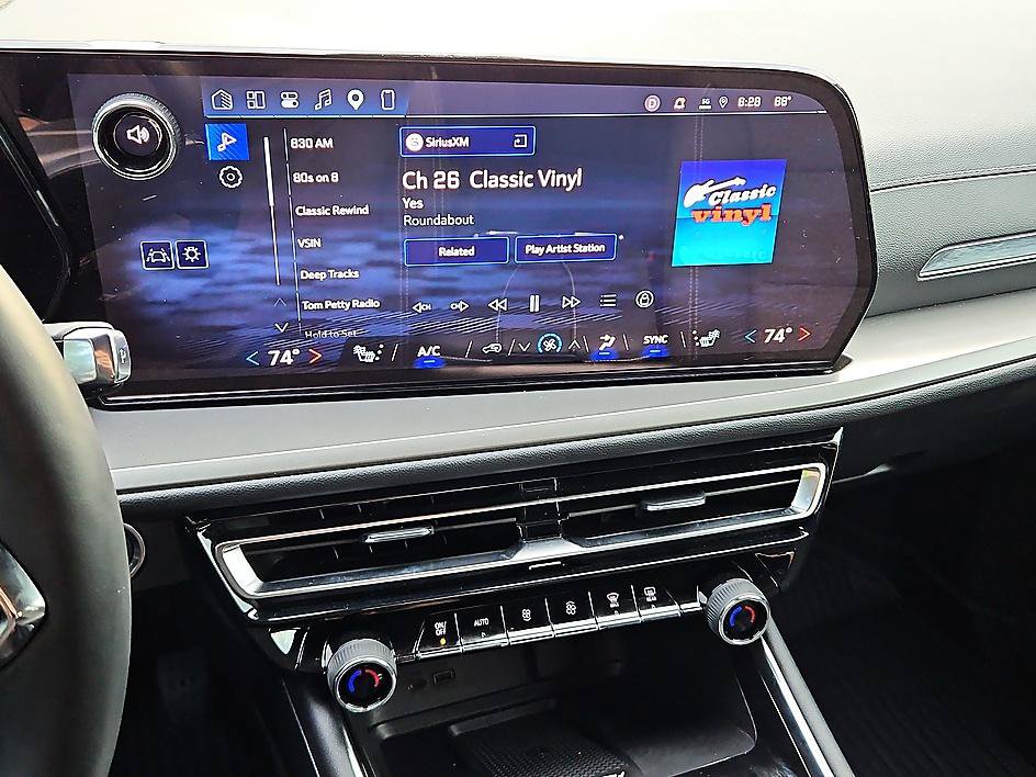 New 2026 Chevrolet Traverse LT FWD image 18