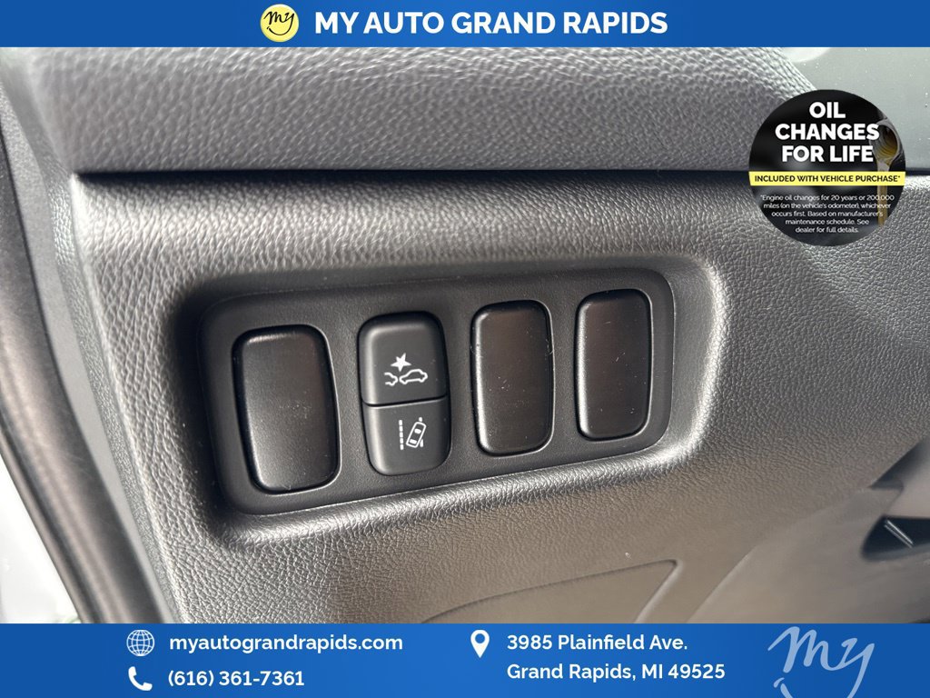 Used 2025 Mitsubishi Outlander Sport LE AWD/4WD image 18
