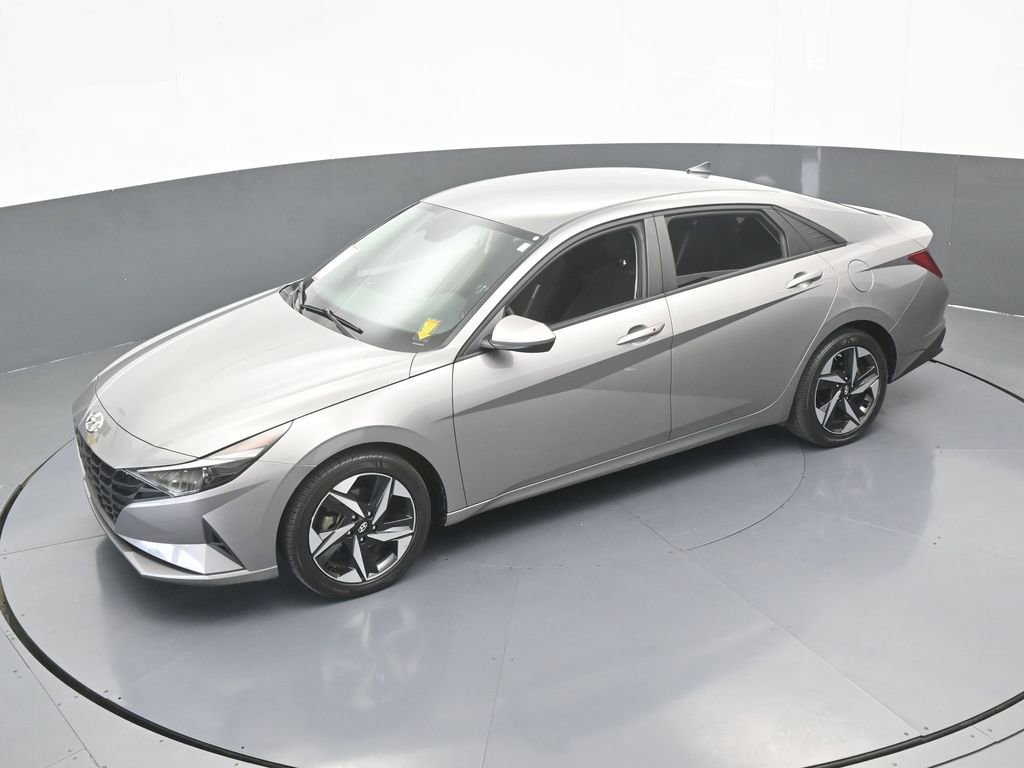 Used 2023 Hyundai Elantra SEL w/ Convenience Package image 44