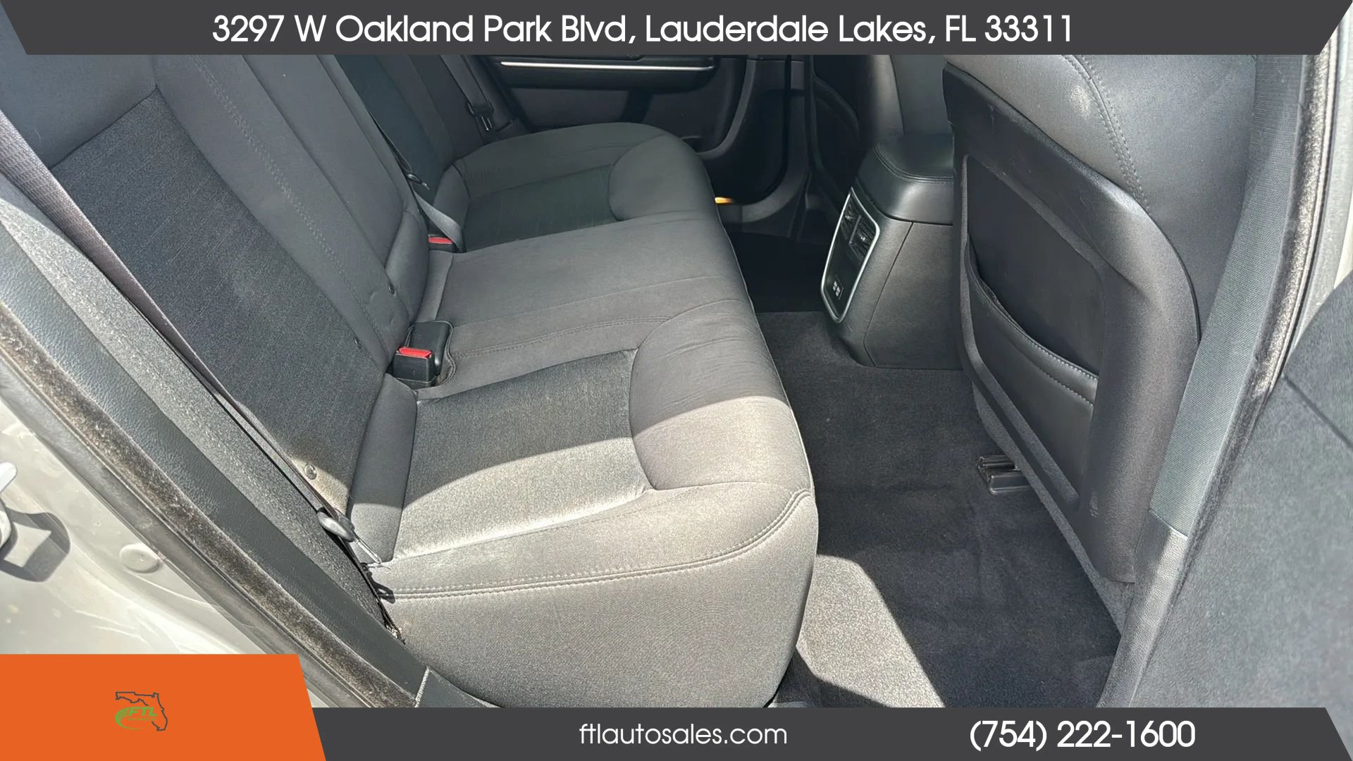 Used 2019 Chrysler 300 Touring w/ Sport Appearance Package RWD image 31