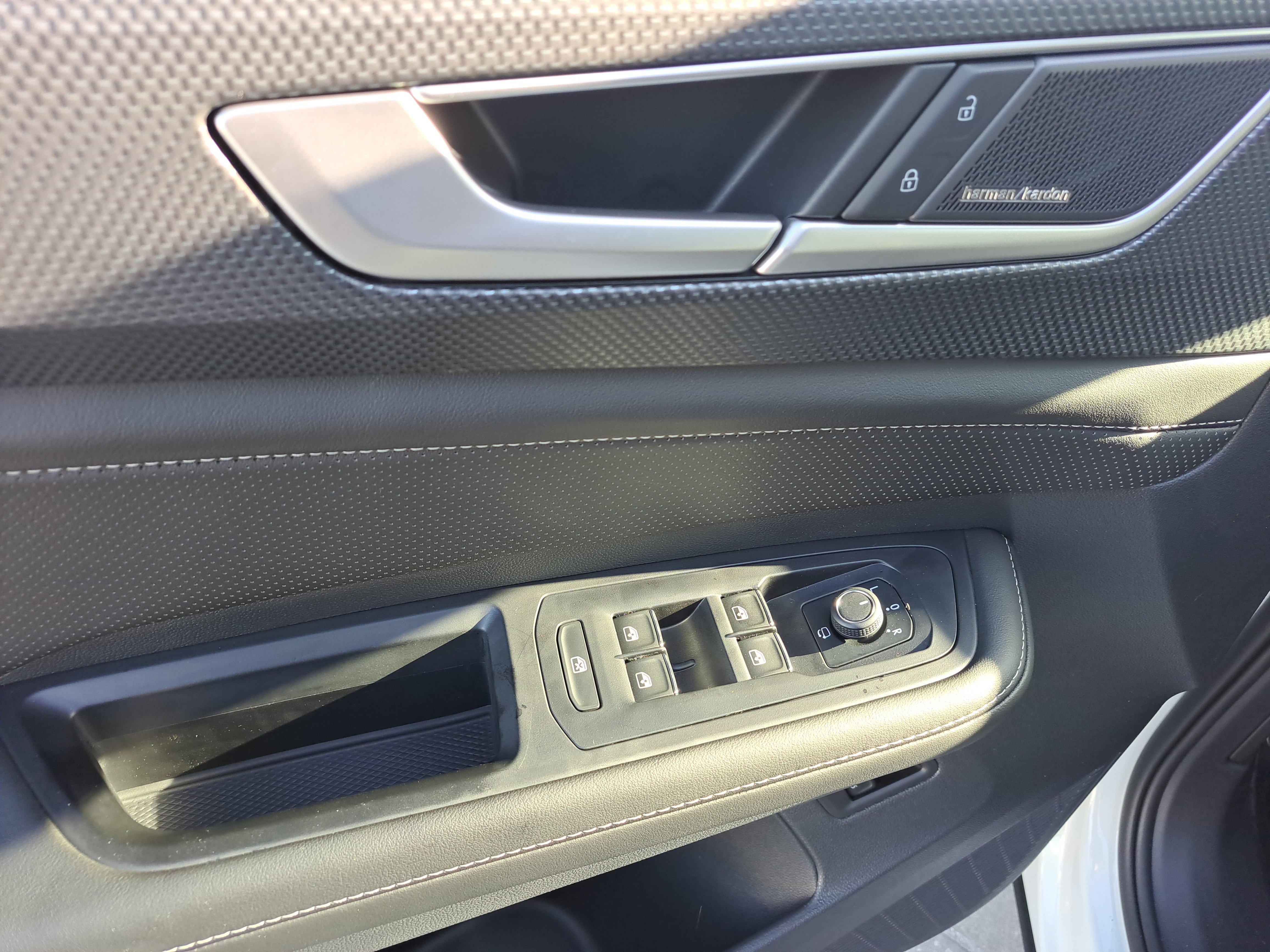 New 2026 Volkswagen Atlas Cross Sport SEL Premium R-Line image 13