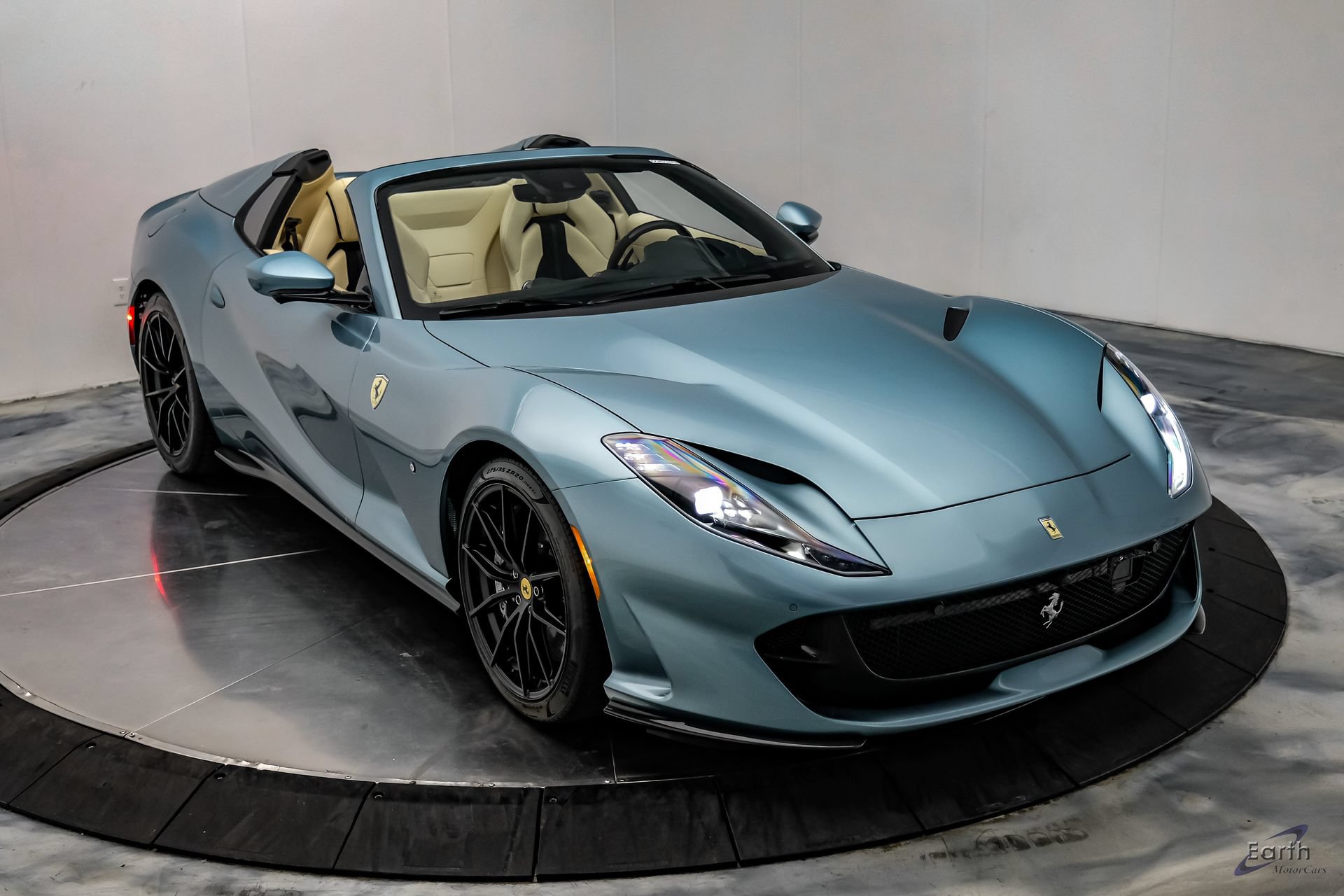 Used 2023 Ferrari 812 GTS RWD image 32