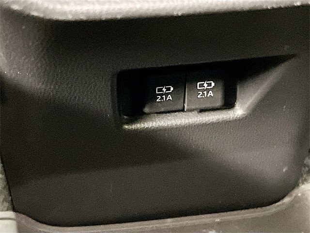 Used 2021 Toyota Venza XLE image 26