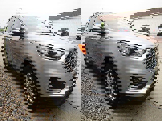 Used 2024 Ford Edge SEL image 3