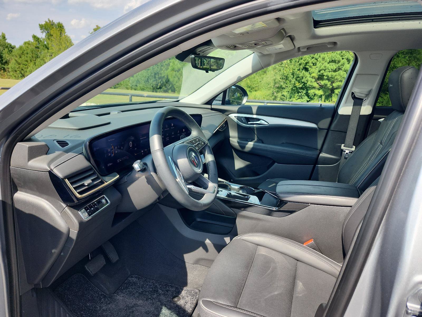 Used 2024 Buick Envision Avenir AWD/4WD image 13