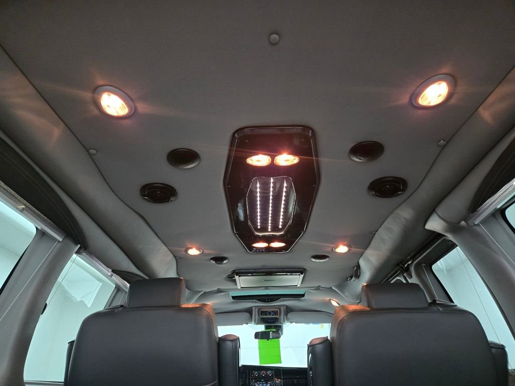 Used 2019 Chevrolet Express 2500 w/ Enhanced Convenience Package image 9