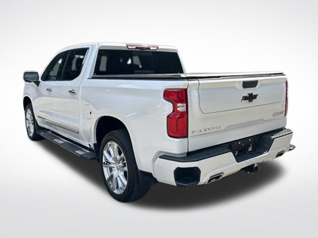 Certified 2025 Chevrolet Silverado 1500 High Country w/ High Country Premium Package AWD/4WD image 3