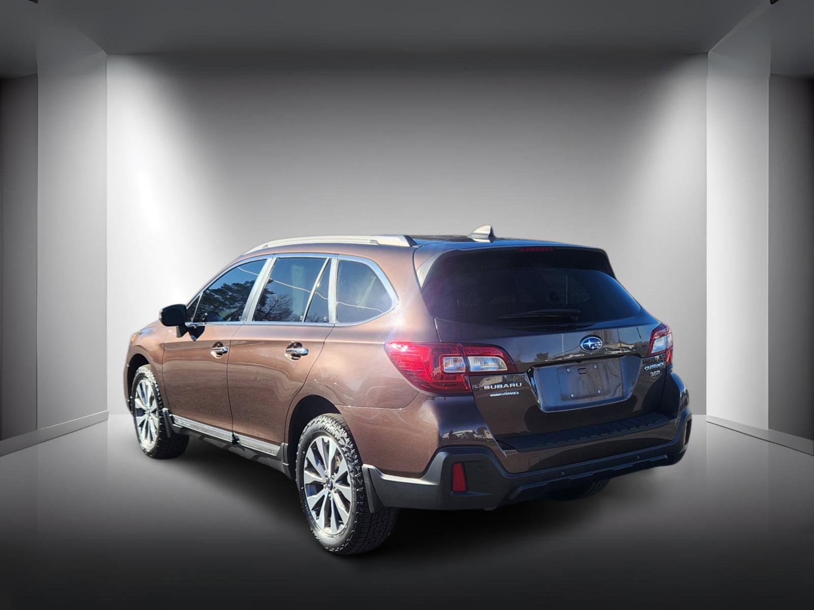 Used 2019 Subaru Outback 3.6R Touring image 3